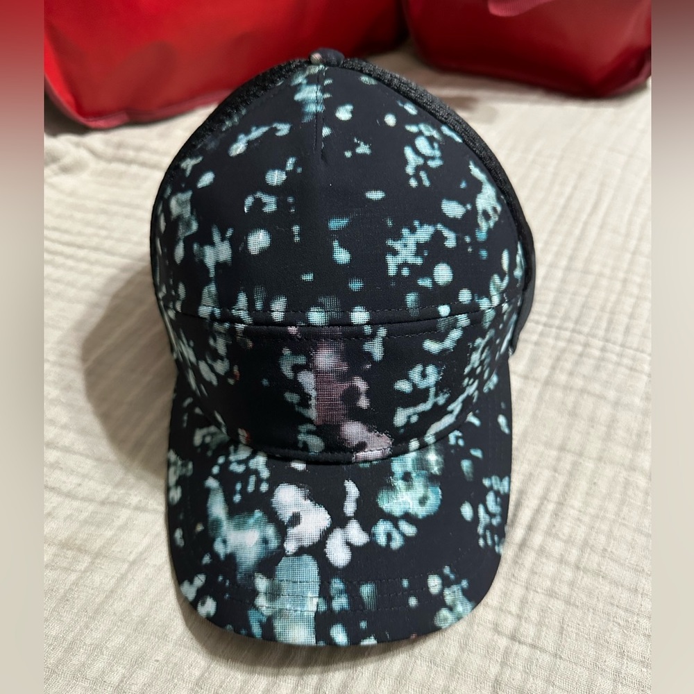 NWOT Lululemon Dash & Splash Cap II One Size
